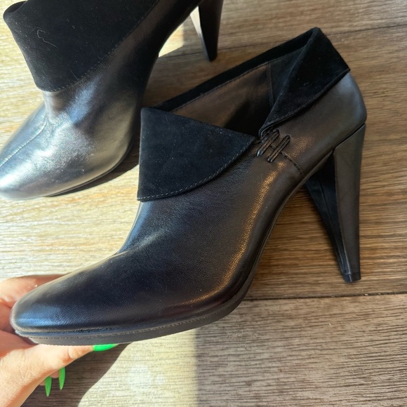 NWOT coach black leather booties - Picture 4 of 7